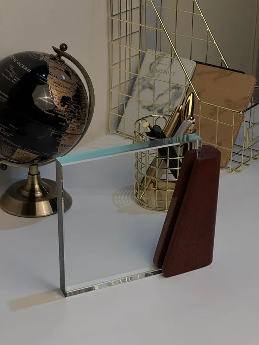 glass award trophy — variant 2