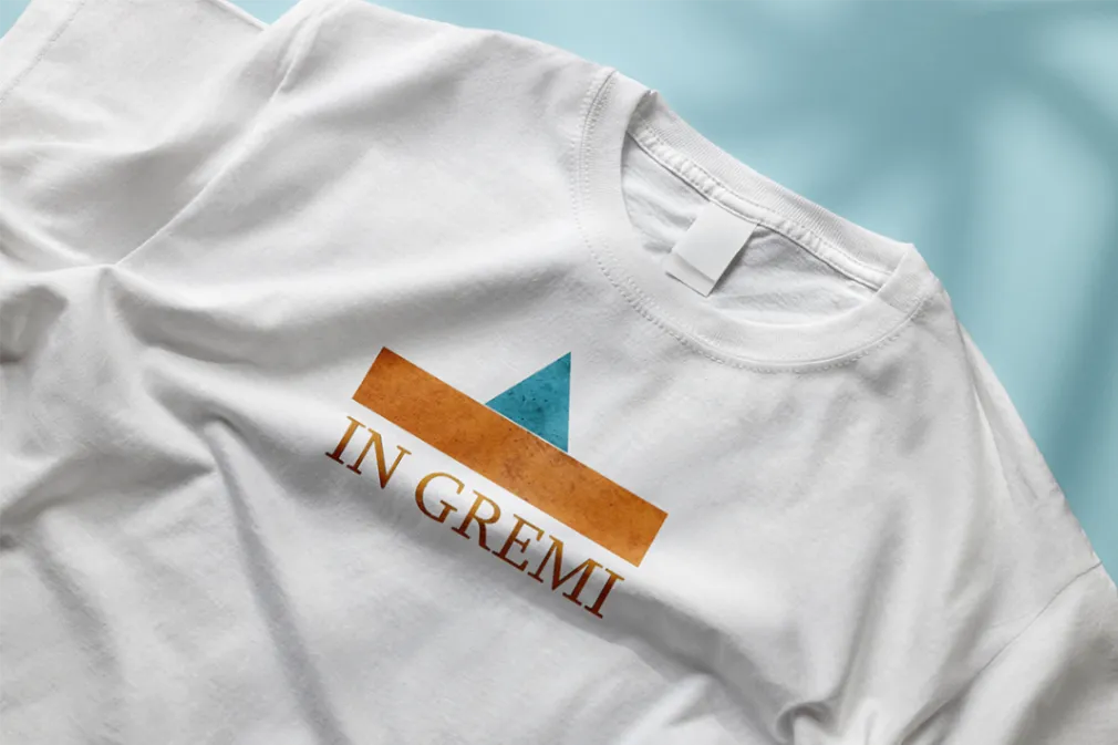 DTF ბეჭდვა ფოტო ხარისხი ნებისმიერი ფერის ქსოვილზე — შავზეც კი. 50+ რეცხვას უძლებს.