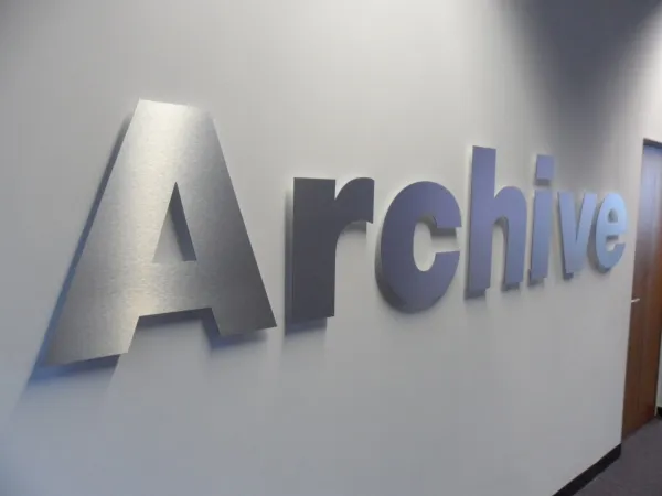 ნერჟავი ფოლადის ასოები